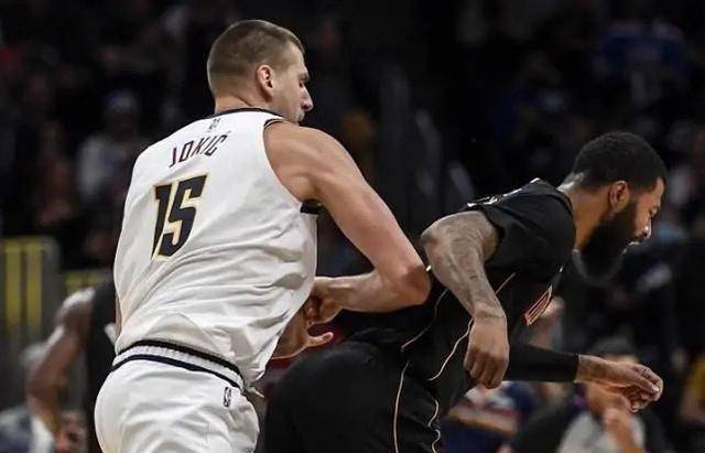 巴特勒在塞尔维亚队比赛中突破纪录,败北引发热议!的简单介绍 巴特勒在塞尔维亚队比赛中突破纪录,败北引发热议!的简单介绍