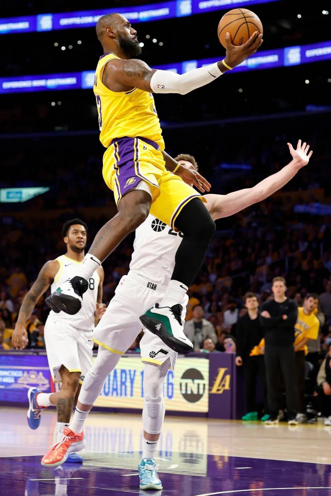 关于东契奇新星突破纪录表现惊艳，塞尔维亚队未来可期！的信息